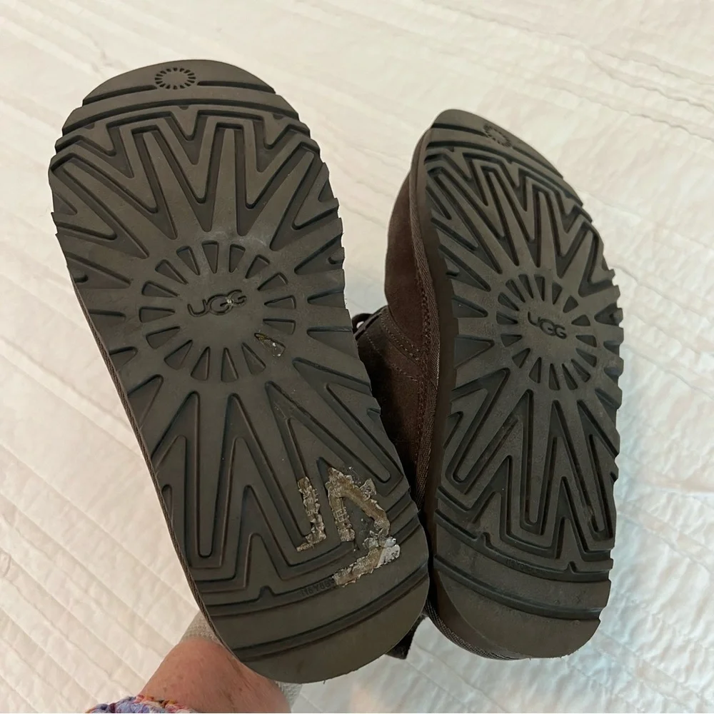 UGG gray lace